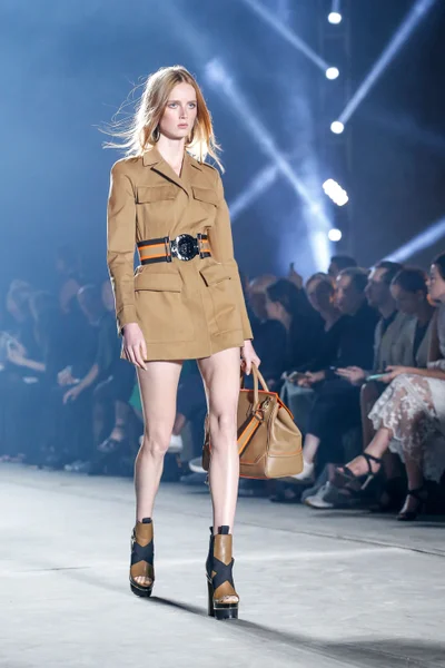 Look 5